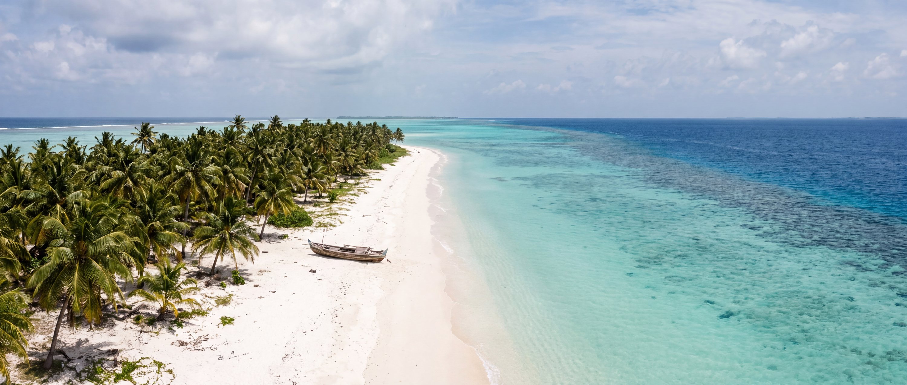 Wide view of Agatti Beach, Lakshadweep.