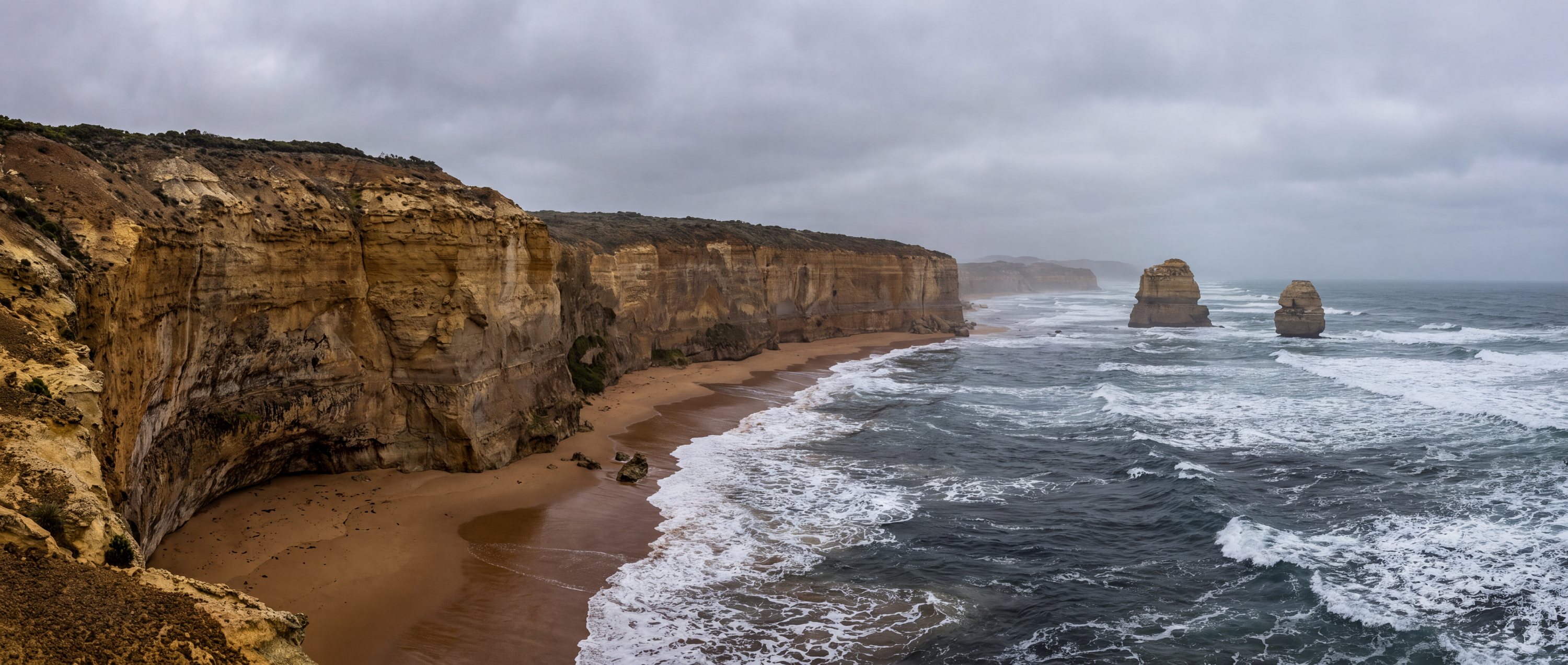Wide view of Gibson Steps Beach, Port Campbell, Great Ocean Road, Victoria.