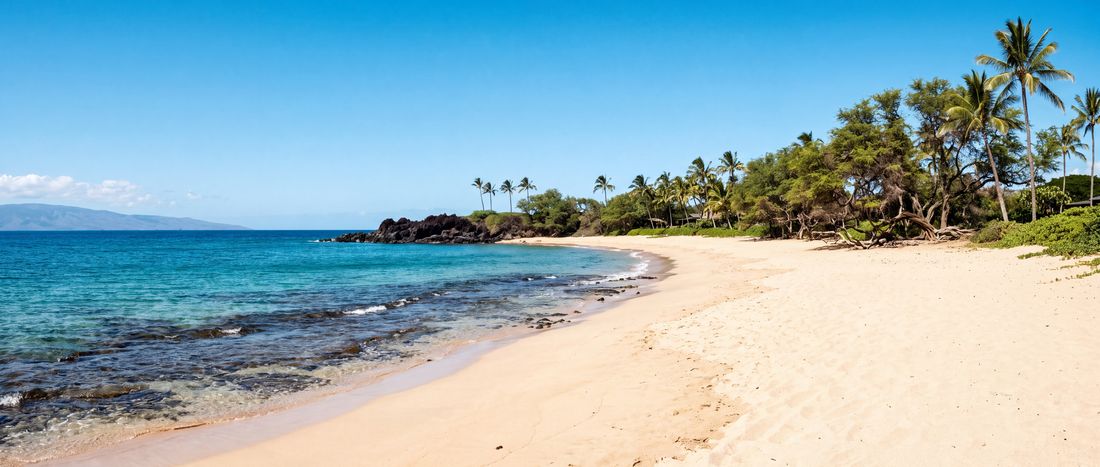 Wide view of Kahekili Beach, Kaanapali, Maui.