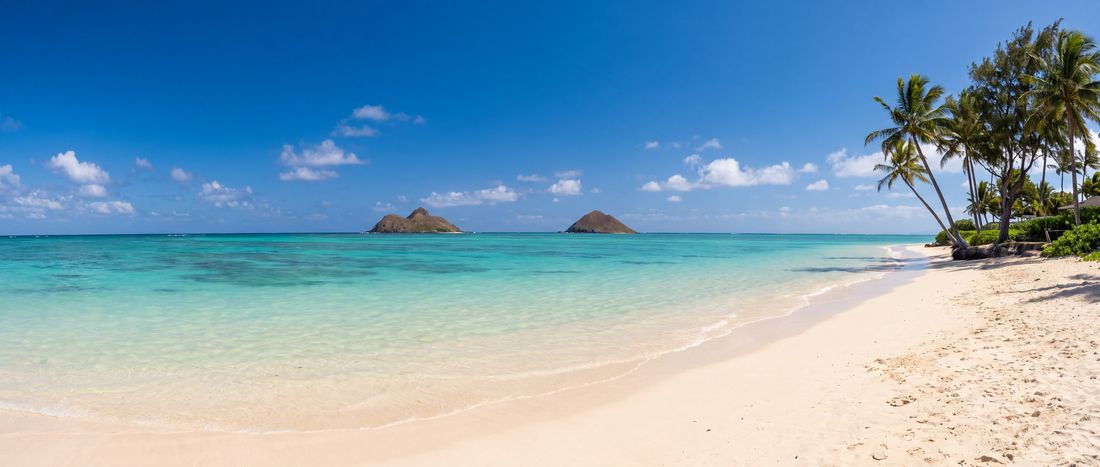 Wide view of Lanikai Beach, Oahu, Hawaii.
