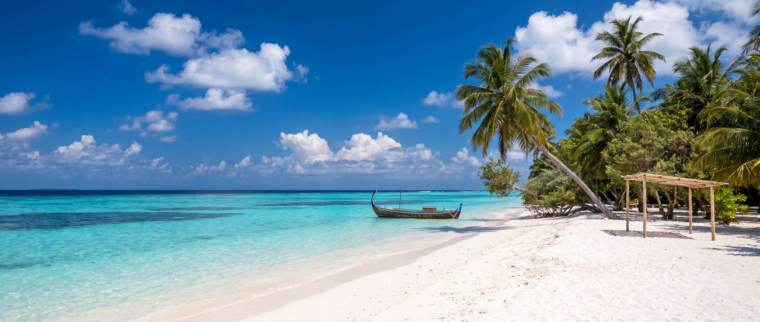 Wide view of Maafushi Beach (Bikini Beach), Kaafu Atoll.