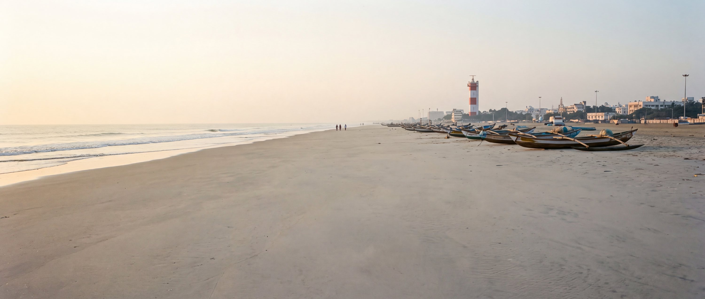 Wide view of Marina Beach, Chennai, Tamil Nadu.