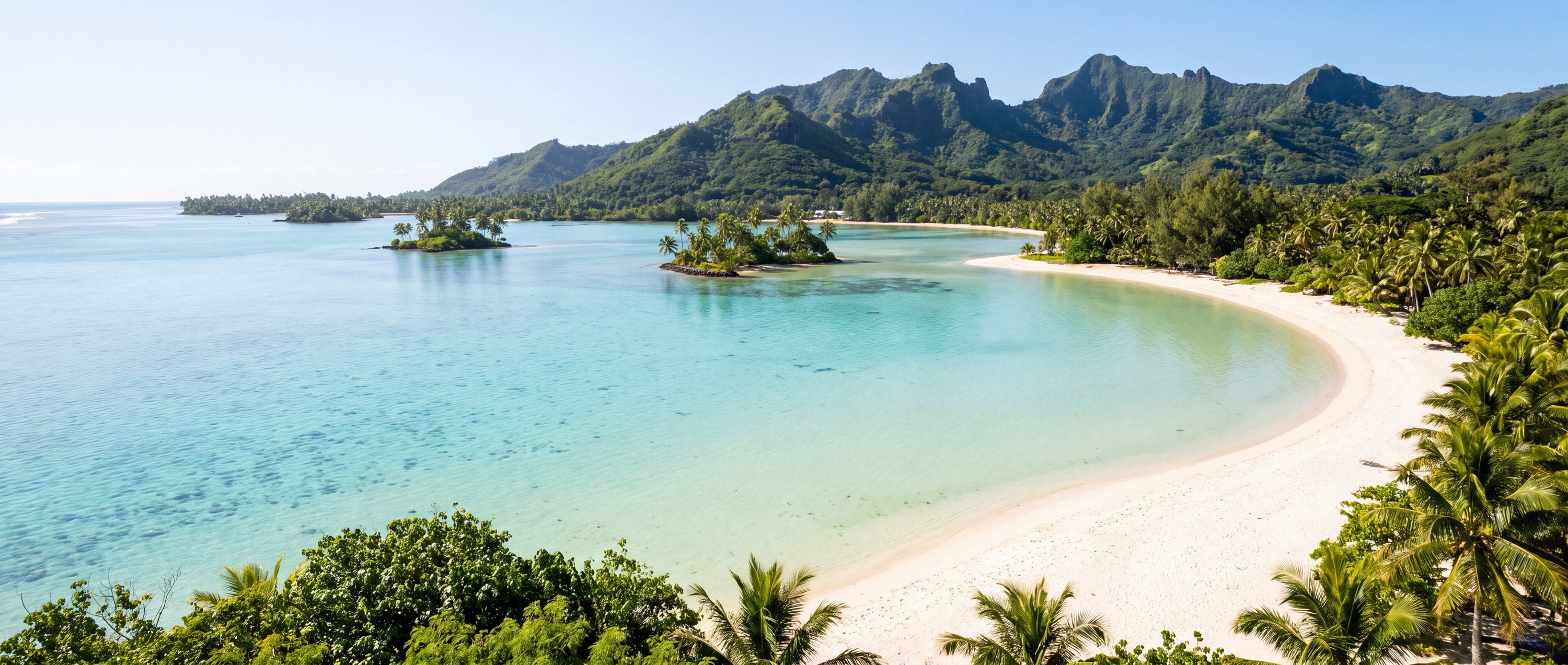 Wide view of Muri Beach, Rarotonga.