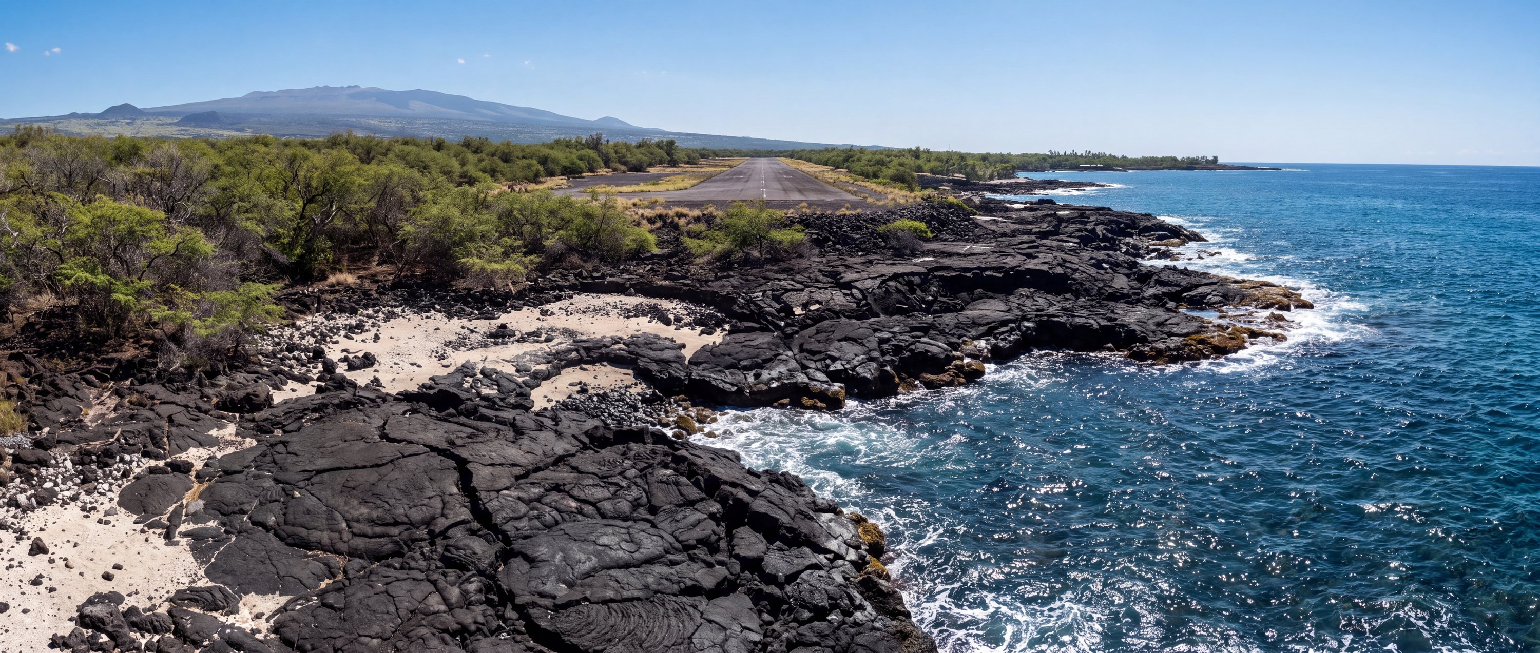 Wide view of Old Kona Airport Beach, Kailua-Kona, Hawaii.