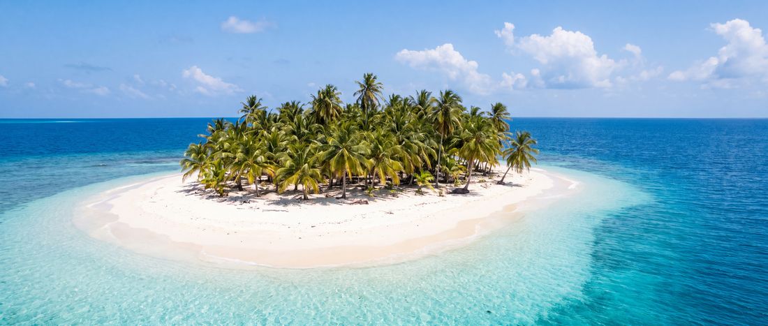Wide view of Playa Blanca, San Blas Islands, Guna Yala.