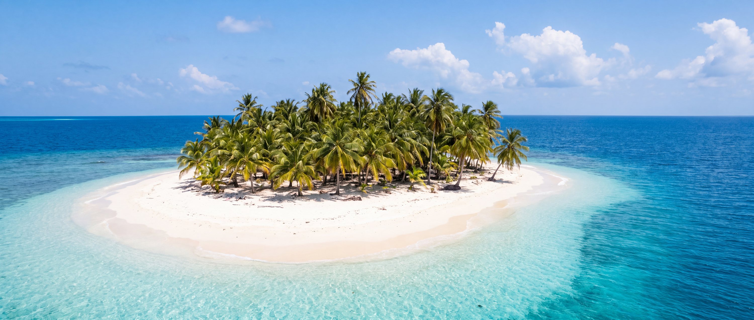 Wide view of Playa Blanca, San Blas Islands, Guna Yala.