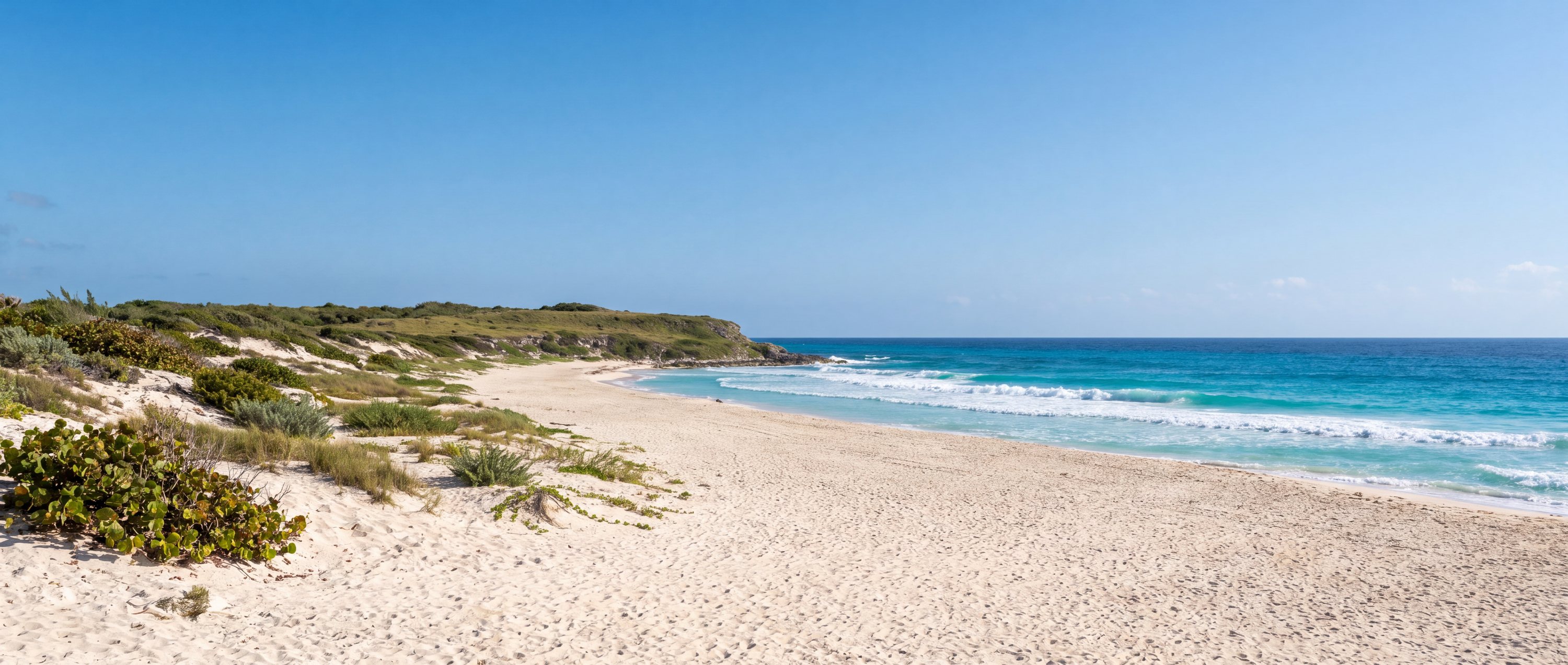 Wide view of Playa Delfines, Cancún.