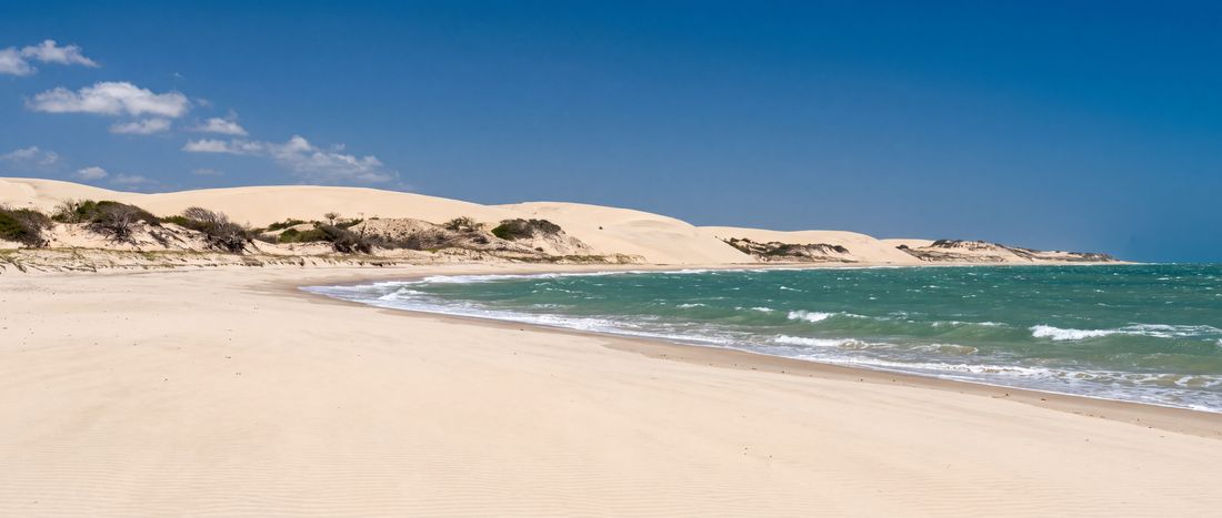 Wide view of Praia de Jericoacoara, Jijoca de Jericoacoara, Ceará.