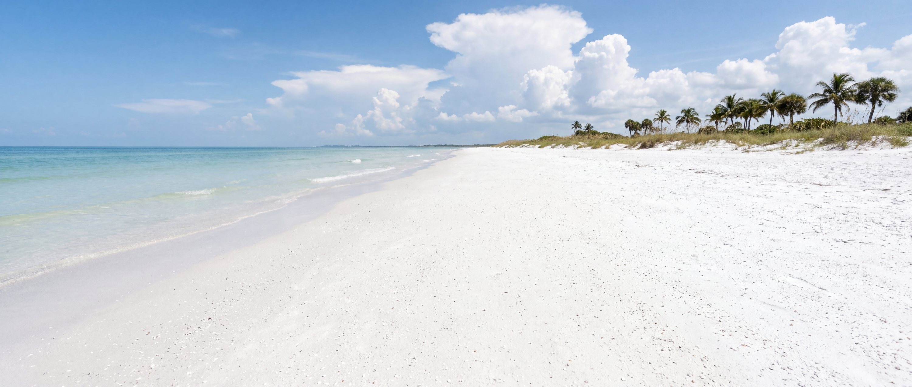 Wide view of Siesta Beach, Siesta Key, Florida.