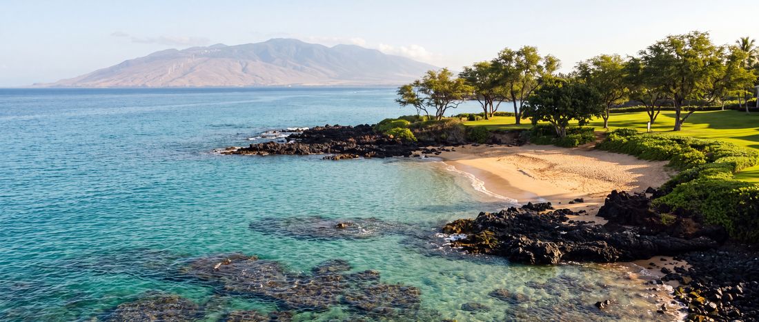 Wide view of Ulua Beach, Wailea, Maui.