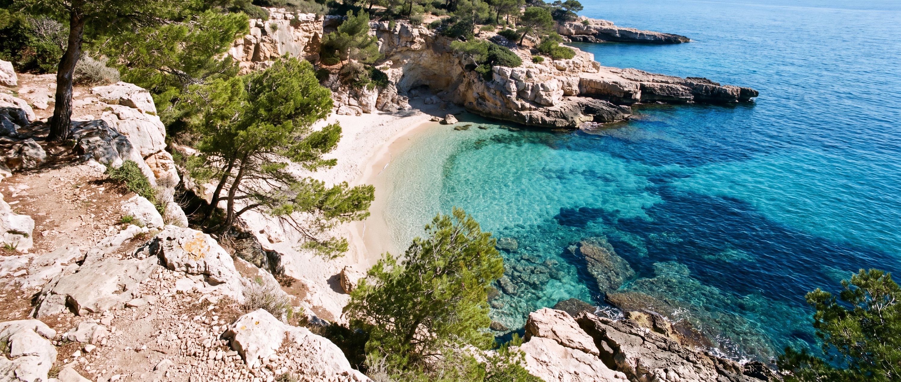 Coves and calas